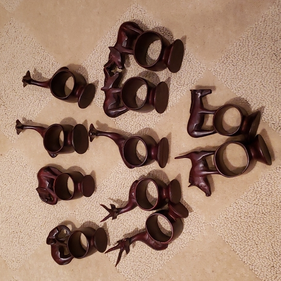 11 Vintage Carved Wooden Napkin Rings - Picture 1 of 7